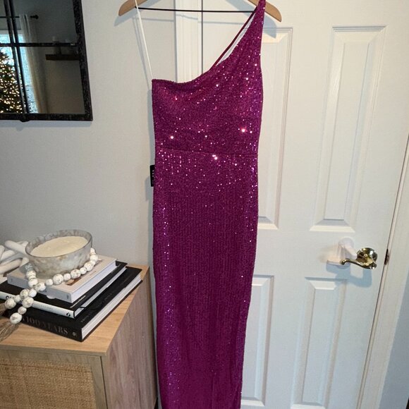 NWT Small Women's Maxi Dress by Express - Picture 1 of 4